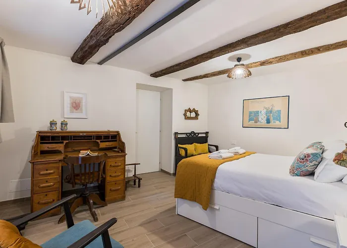 As Feel - Trastevere Nest With Secret Patio Apartment *